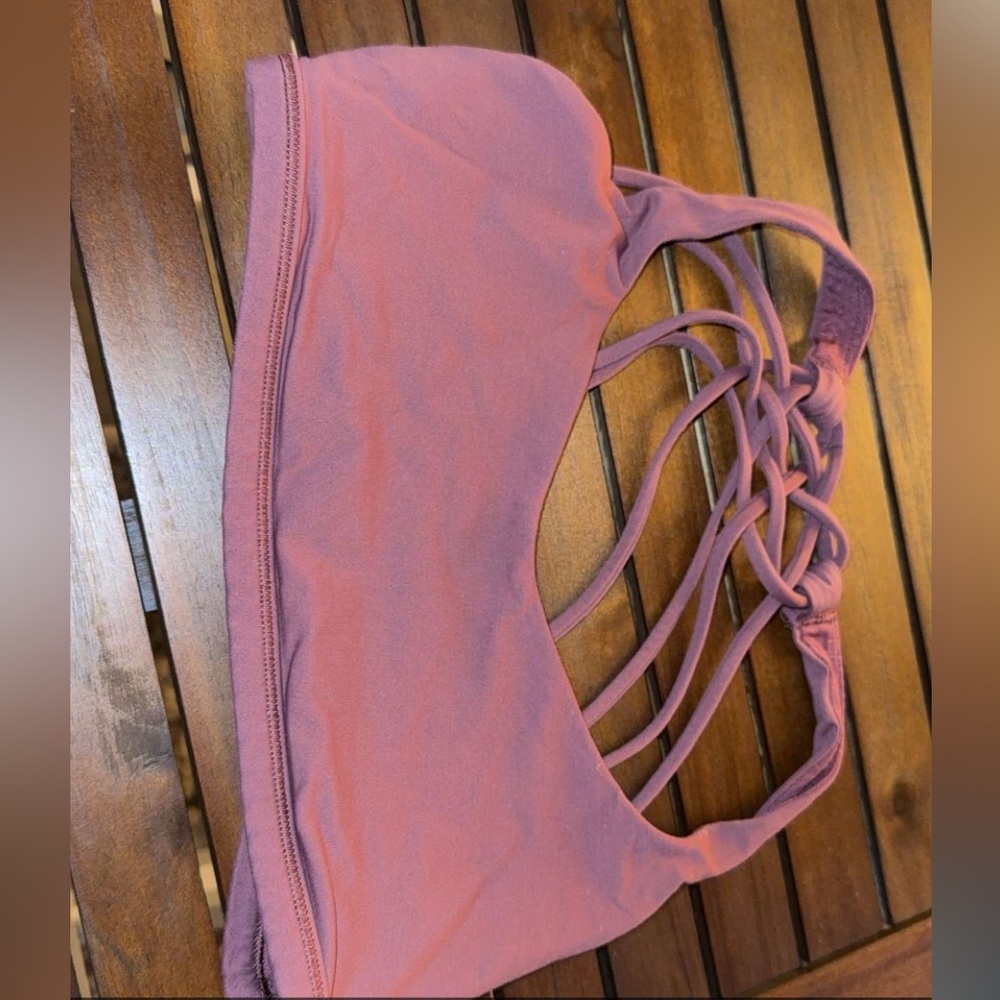 Lululemon sports bra